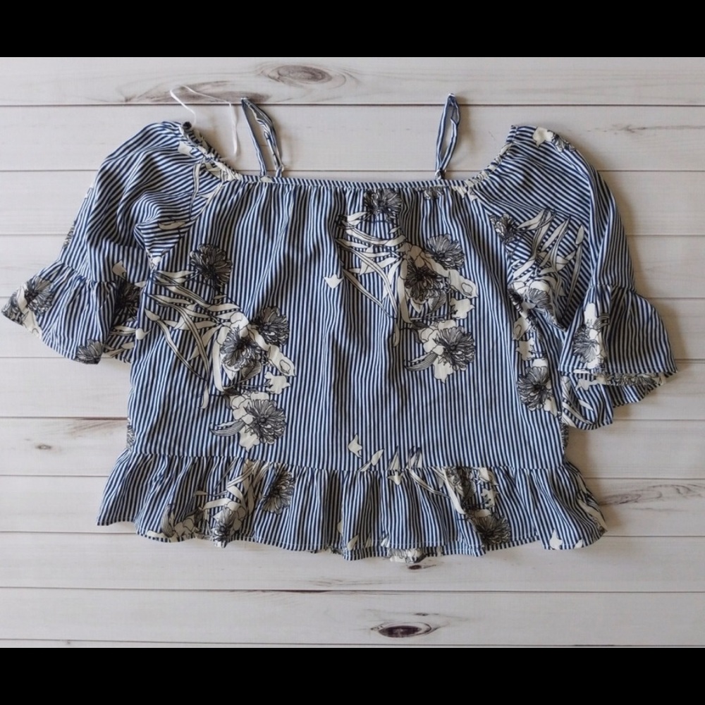 Off Shoulder Top - Picture 5 of 5